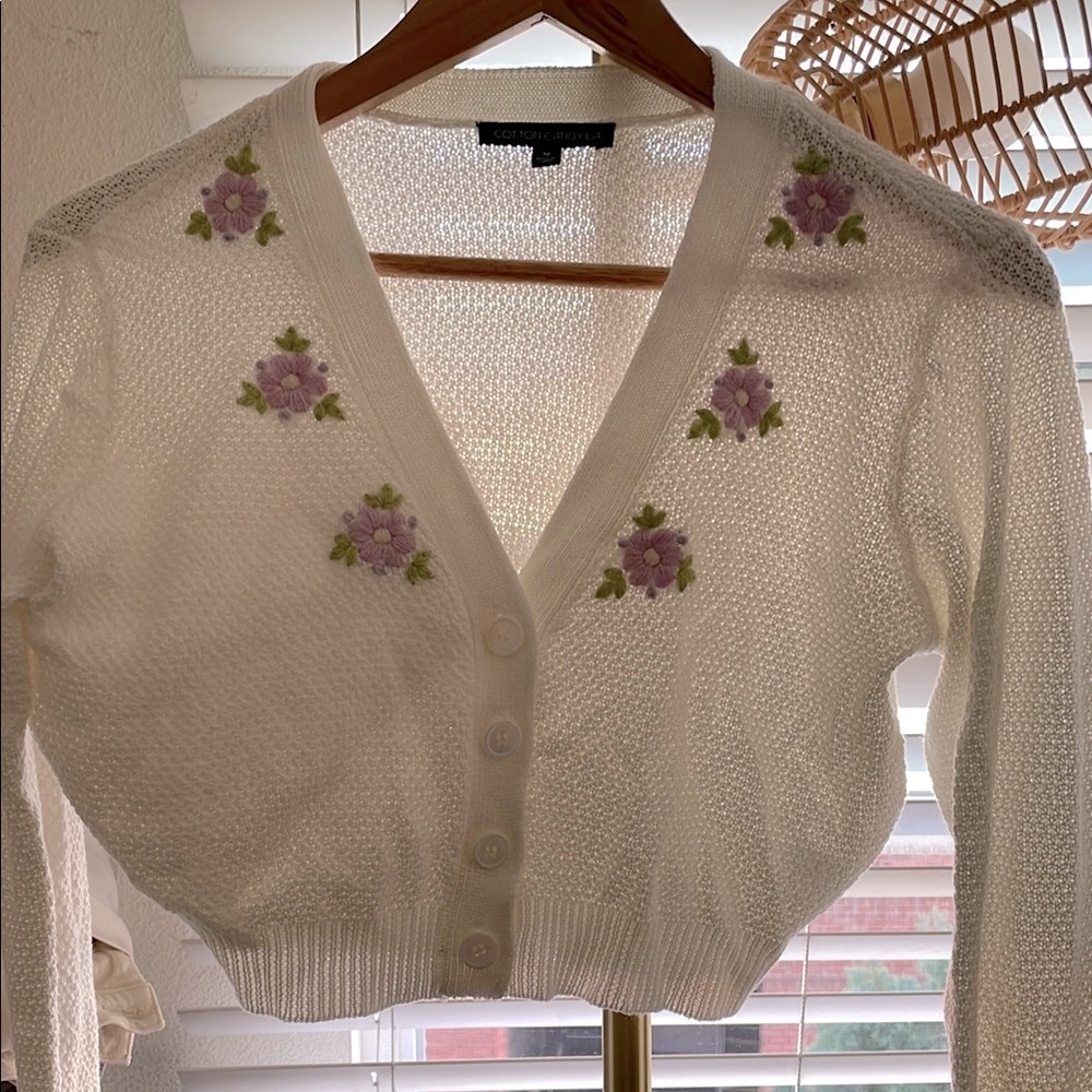 White Floral Embroidered Women's Sweater